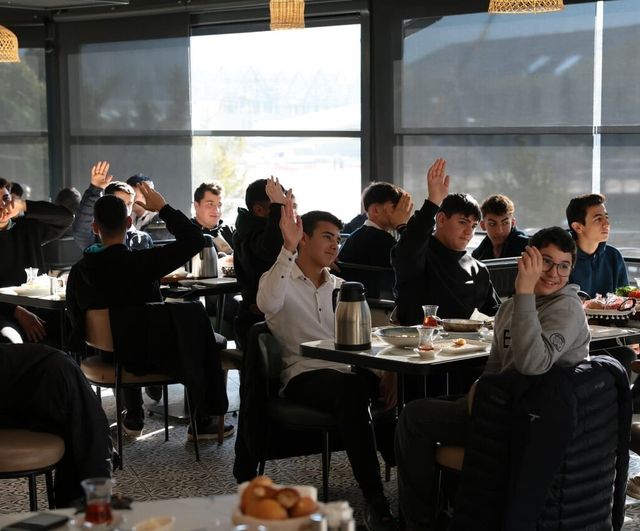 Erzincan'da 'Biz Bir Aileyiz' Projesi Kapsamında Lise Buluşması