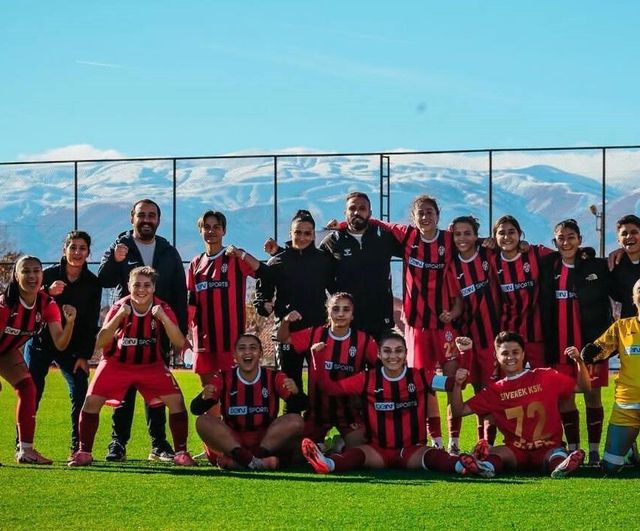 Erzincan Gençler Gücü, Siverek Kadınspor'a 10-0 mağlup oldu