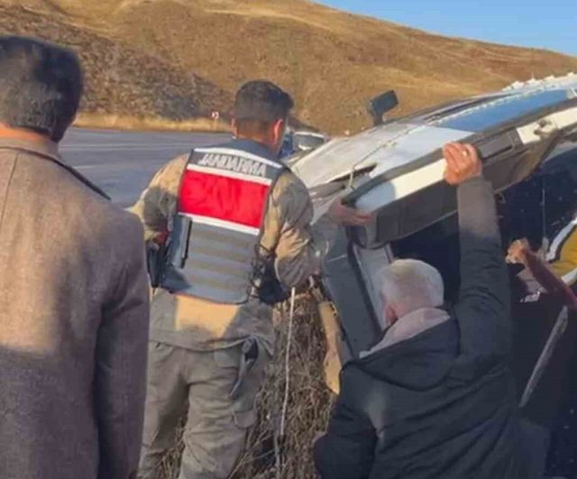 Erzurum'da öğretmen servisi devrildi: 7 kişi yaralandı