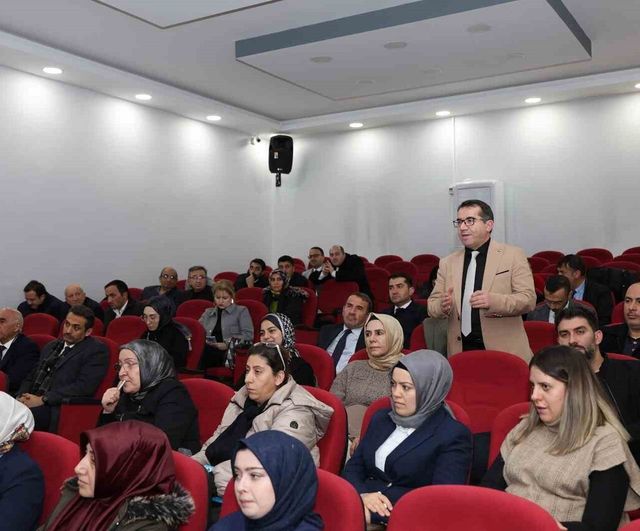 Erzurum'da Süleyman Ekici'nin Katılımıyla Özel Okul Yöneticileri Değerlendirme Toplantısı