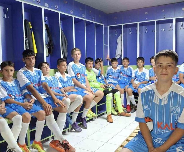 Erzurumşehir SK U-16 Takımı Play-Off'lara Kalarak Altyapı Başarısını Gösterdi