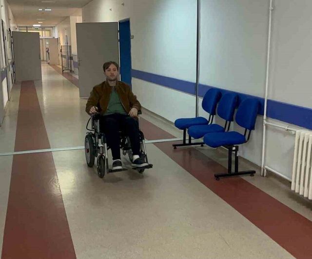 Eskişehir'de motosiklet kazasında felç kalan genç, hastanede açılan davayı anlattı