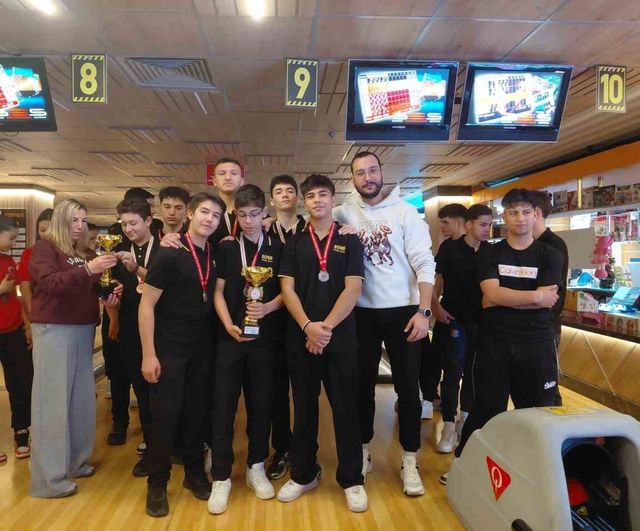 Eskişehir'de Okul Sporları Bowling Müsabakaları Sona Erdi: Dereceye Giren Okullar Açıklandı