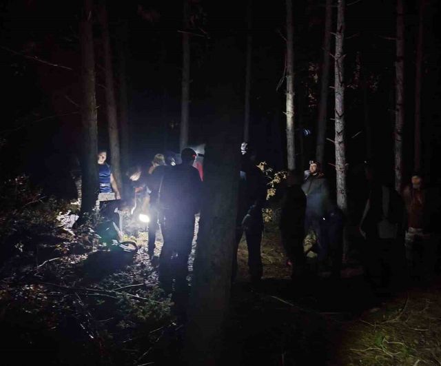 Eskişehir'de Uluslararası Dağ Günü: ESDAG 25 Kişilik Ekiple 12 km Gece Yürüyüşü