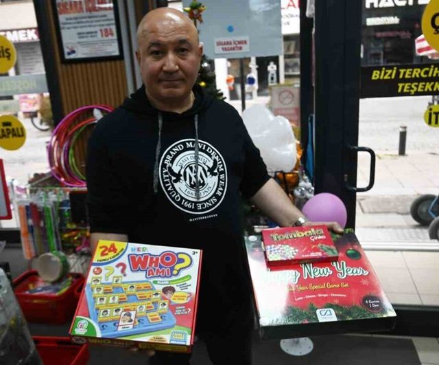 Eskişehir'de yılbaşı öncesi hediyelik eşya, kutu oyunları ve LED talepleri arttı