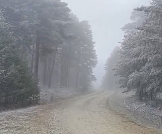 Eskişehir'in Mihalıççık ilçesine mevsimin ilk karı düştü