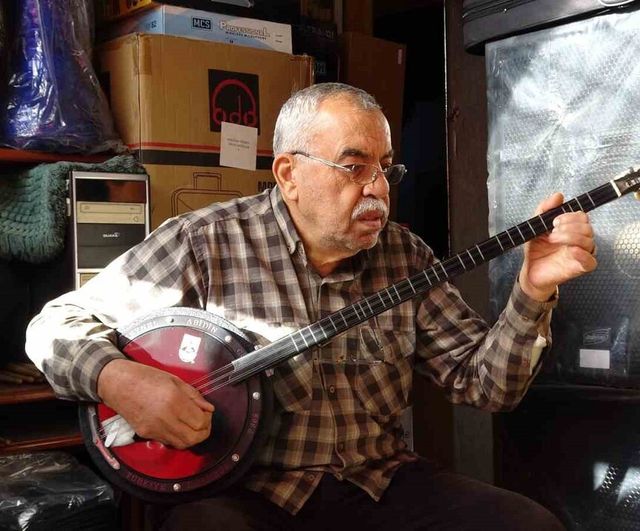 Gaziantepli Usta Davut Akdoğan: Bağlamadan 61 Yıllık Müzik ve Enstrüman Atölyesine Uzanan Yol