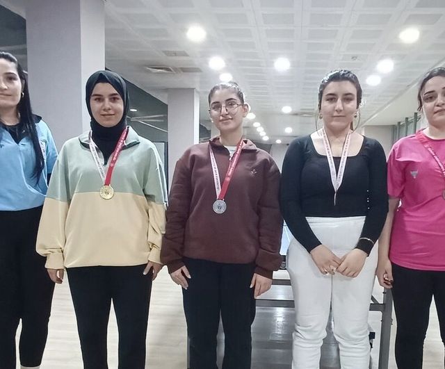 Hakkari'de Yurtlig Masa Tenisi İl Birinciliği Yarışması Sona Erdi