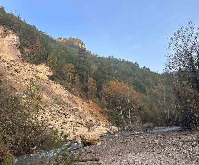 Hatay'da yaylada heyelan: ekiplerin müdahalesiyle can kaybı olmadı