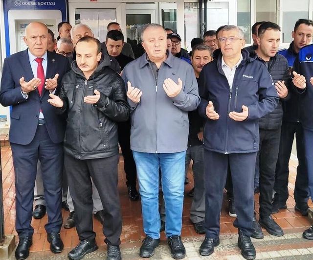 Hisarcık Belediyesi'ne yeni çöp toplama aracı hizmete girdi