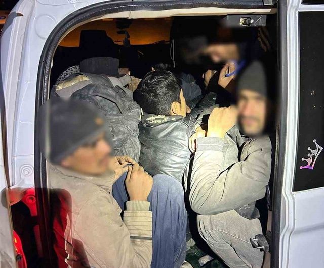 Iğdır’da Uygulama Noktasında 12 Düzensiz Göçmen ve 2 Organizatör Yakalandı