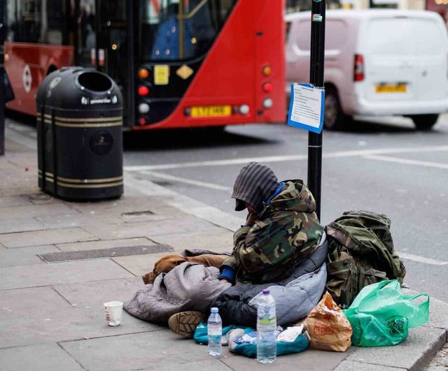 İngiltere'de 382 bin 618 Kişi Barınma Sorunu Yaşıyor; 175 Bini Çocuk