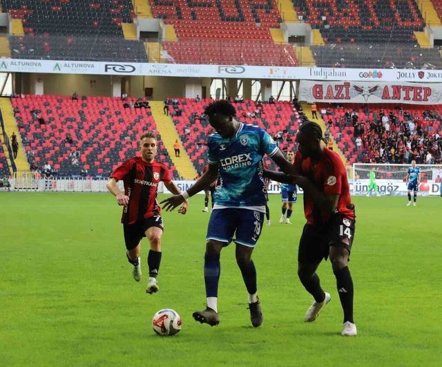Ismail Jakobs ve Cherif Ndiaye Senegal'in Afrika Uluslar Kupası kadrosunda