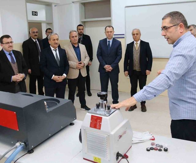 Karabük’te KTSO, Millî Eğitim ve KARORSAN Yetkilileri TOBB Teknik Bilimler MYO’da Uygulamalı Eğitimi İnceledi