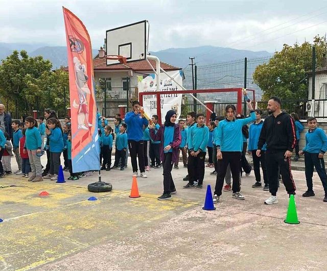 Karaman’da 57 bin öğrenci 'Eğlenceli Çocuk Atletizm Oyunları Şenliği' ile atletizmle tanıştı