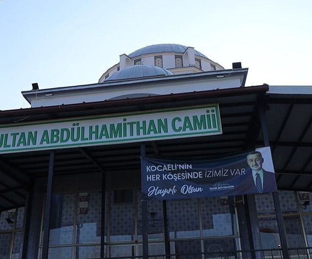 Kartepe'de Sultan Abdülhamit Han Camii'nin dış cephe yenilemesi tamamlandı