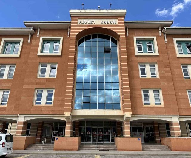 Kastamonu’da sokakta baygın bulunan E.A. hakkında uyuşturucu ticareti davası sürüyor