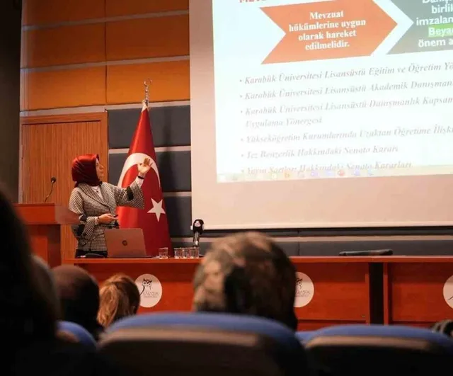 KBÜ'de altı haftalık 'Tez Yazım Atölyesi' sona erdi: LEOS ve yeni uygulamalar tanıtıldı