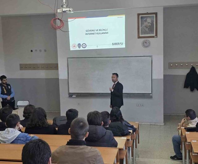 KBÜ’de öğrencilere siber güvenlik ve bilinçli internet kullanımı eğitimi