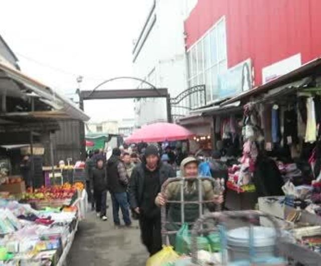 Kırgızistan'da 'Gulboto': Oş Pazarı'nda satılan kaolinitli toprak ve tüketim nedenleri