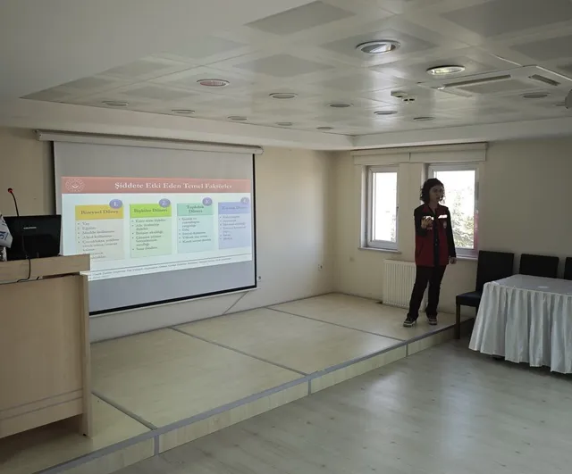 Kırklareli'de SGK Personeline 'Kadına Yönelik Şiddetle Mücadele' Semineri