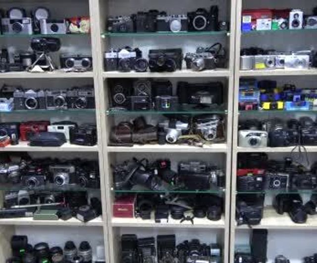 Kocaeli'de 25 Ülkeden Toplanan 1.500'ü Aşkın Fotoğraf Makinesi: Yunus Hakkı Şenkul'ün Koleksiyonu