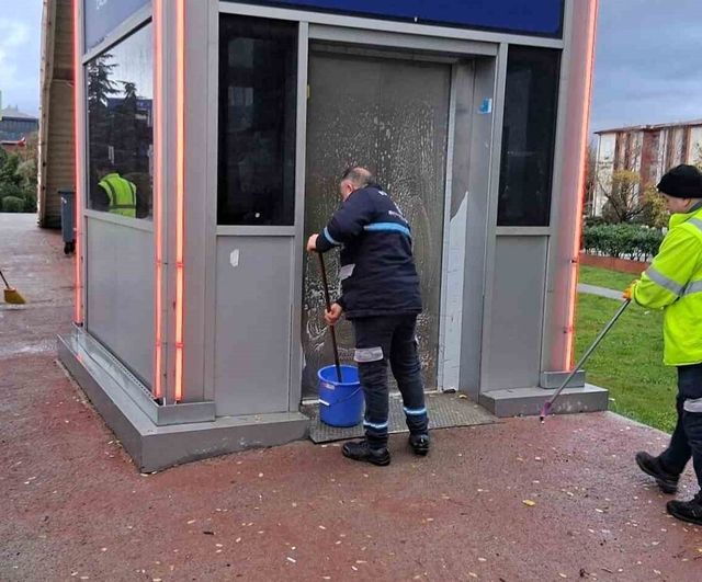 Kocaeli'de Üst Geçit Asansörlerinde Periyodik Temizlik ve Bakım