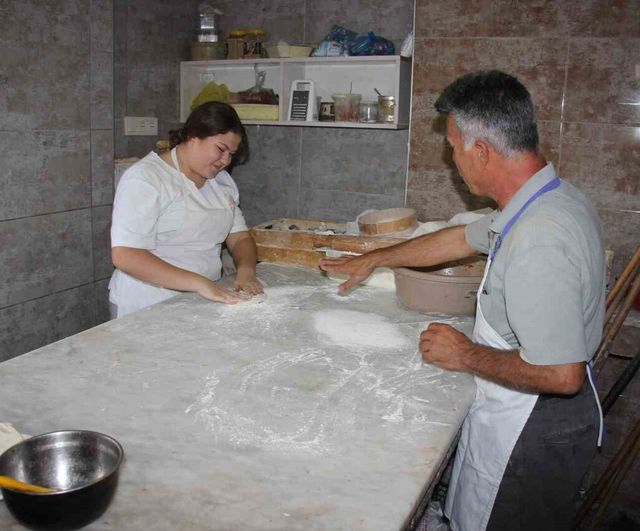 Koçarlı'da 45 yıllık pide ustası Hamit Tosun: Çıraklıktan patronluğa uzanan 'pideci okulu'