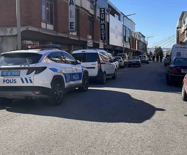 Konya'da kunduracıda işçiler arasında kavga: 1 kişi bacağından bıçaklandı