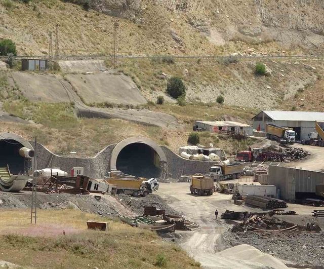 Kop Tüneli gecikiyor: Sürücüler kış aylarını güvenlik ve maliyet endişesiyle bekliyor