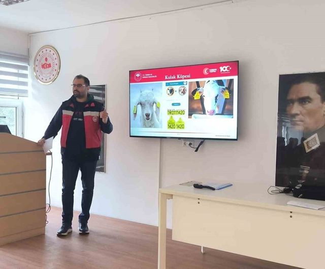 Kütahya'da Jandarma Personeline Belgesiz ve Kaçak Hayvan Hareketleri Eğitimi