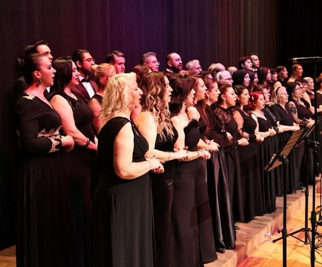 Kütahya'da Türk Sanat Müziği Konseri — Burdur Korosu ve Gül Öz Hezar Dinari'de Sahne Aldı