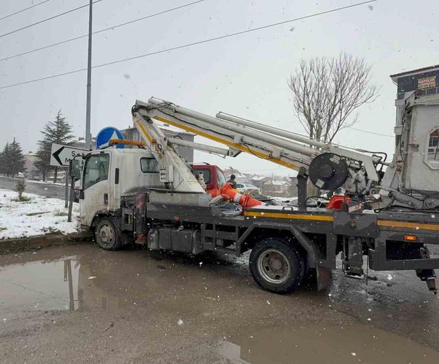 Kütahya Domaniç’te kavşakta çarpışma: 4 yaralı