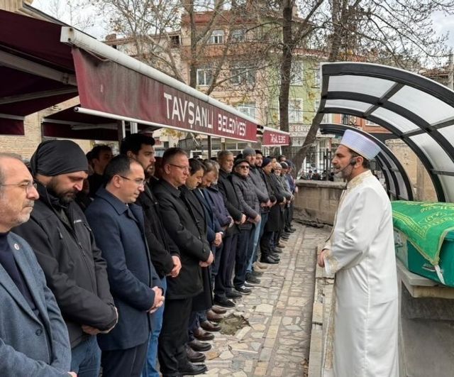 Kütahya Valisi Musa Işın, İsmail Atak’ın Cenaze Törenine Katıldı