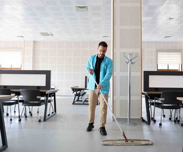 Kütüphanede memur, amfide tıp öğrencisi: Fatih Arslan Doğutaş'ın eğitim ve çalışma dengesi