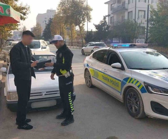 Malatya İnönü Caddesi'nde drift yapan sürücüye idari para cezası; araç 60 gün trafikten men edildi