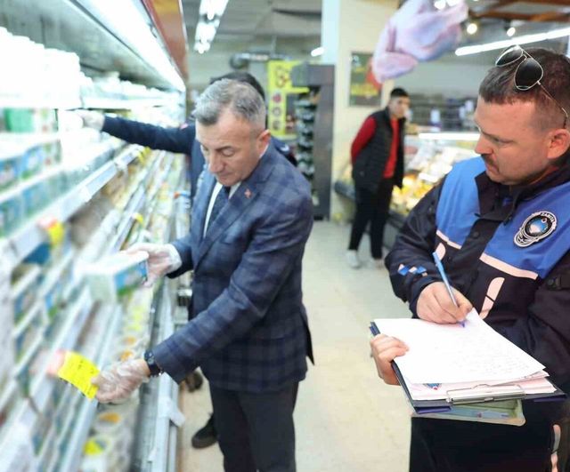 Mersin Akdeniz'de AVM'lerde kapsamlı zabıta denetimi