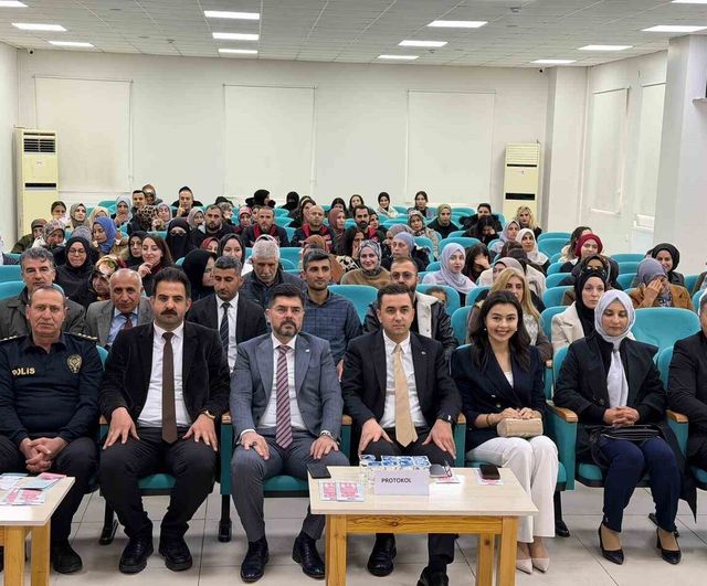 Midyat'ta 'Koruyucu Aile Hizmet Modeli' bilgilendirme toplantısı yapıldı