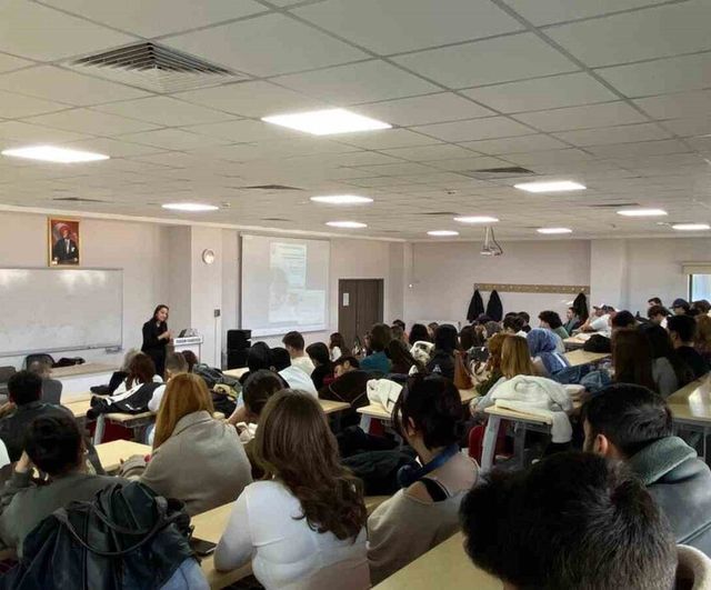 MSKÜ'de 'Turizm ve Otel İşletmeciliğinde Stratejik Yönetim' etkinliği: Özlem Kanbak deneyimlerini paylaştı