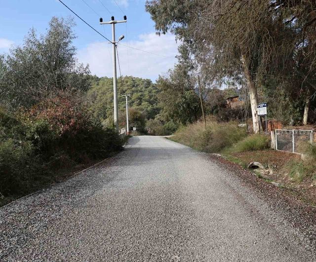 Muğla Büyükşehir Belediyesi Ula'da 17 milyon 500 bin TL'lik kırsal yol yatırımını tamamladı