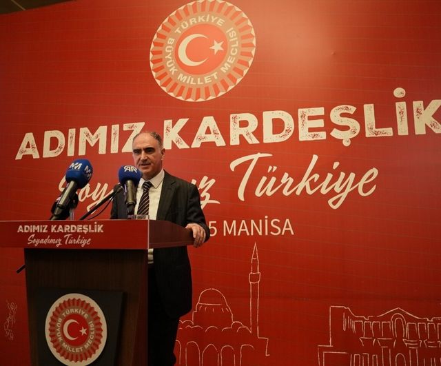 Murat Baybatur Manisa'da 'Adımız Türkiye, Soyadımız Kardeşlik' programında birlik çağrısı