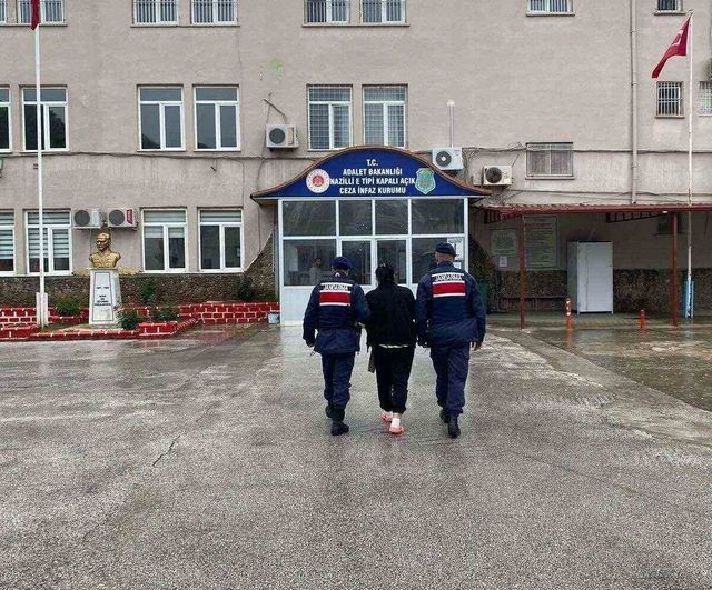 Nazilli'de 3 yıldır aranan firari, damadının evindeki kilerde yakalandı