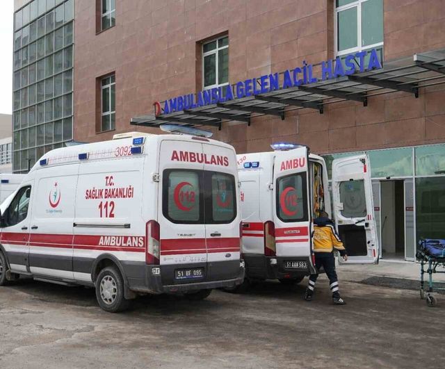 Niğde'de tavuk döner tüketen 7 öğrenci hastaneye başvurdu — Durumları iyi