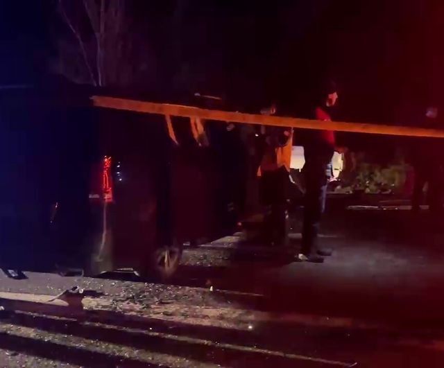 Pamukova'da panelvan ile kamyonet çarpıştı: 1 ölü, 3 yaralı