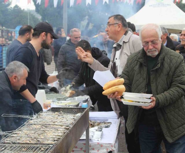 Perşembe'de 6. Hamsi Festivali: Yaklaşık 7 Ton Hamsi, Binlerce Ziyaretçi