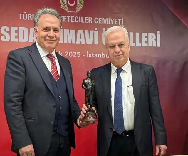 Prof. Dr. Sezai Yılmaz'a TGC Sedat Simavi Ödülü: İnönü Üniversitesi'nin Çoklu Çapraz Karaciğer Nakli Çalışması Ödüllendirildi