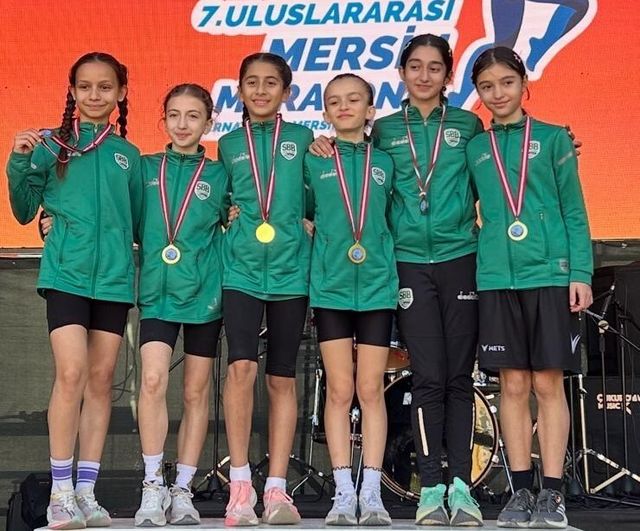 Sakarya Büyükşehir Spor Kulübü Zonguldak ve Mersin'den 5 madalyayla döndü