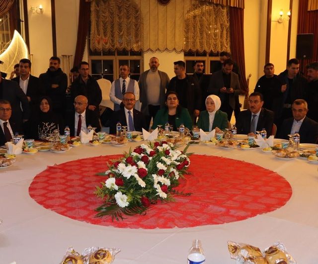 Sami Er, kızı Berra Nur Er ile Edip Geçit'in nikahını kıydı