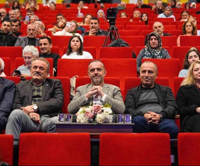 Sancaktepe’de Âşıklar Şöleniyle Âşıklık Geleneği Geleceğe Taşınıyor