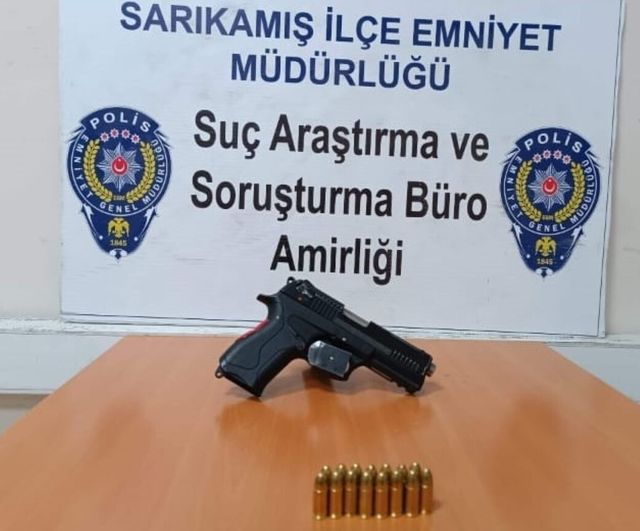 Sarıkamış'ta ruhsatsız tabanca ve 15 fişek ele geçirildi